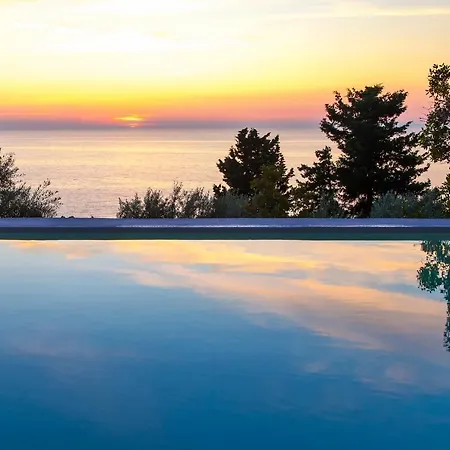 Luxury In Áyios Nikítas